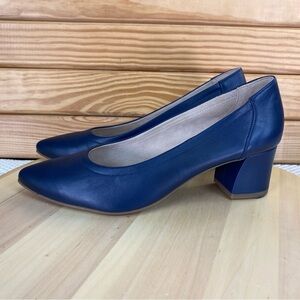 Paul Green Blue Leather Closed Toe Slip On Heels 8.5 US Pump Career Classic Shoe